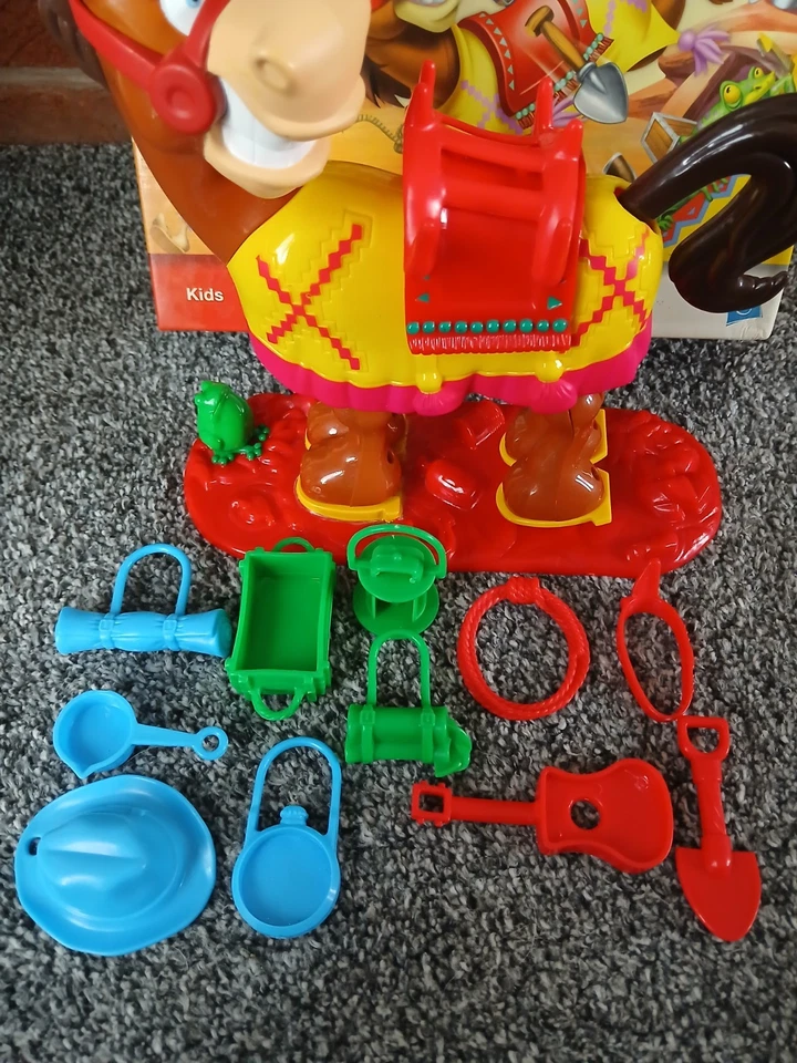 Hasbro BUCKAROO! Game 3 Difficulty Levels Complete Good Condition - Image 3 of 4