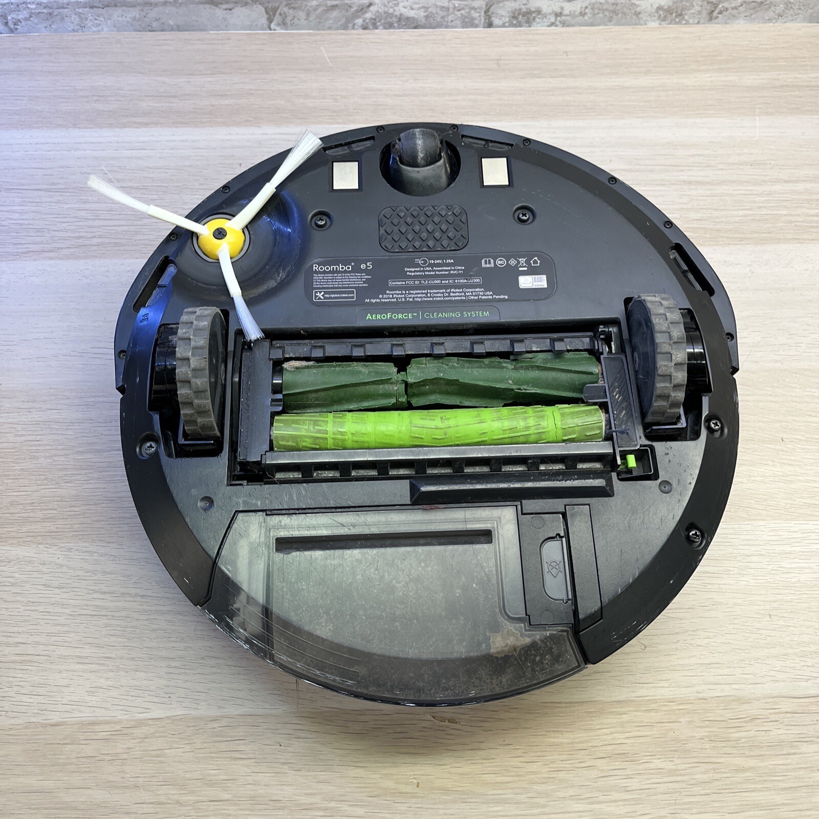 iRobot Roomba e5 WiFi Robotic Vacuum 885155017475 eBay