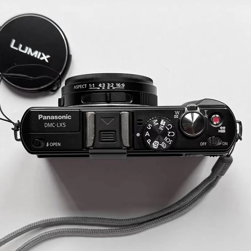 Cámara digital Panasonic LUMIX DMC-LX5 10,1 MP 3,8X con zoom óptico negra 90 % NUEVA Foto 3 de 4