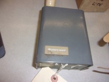 Honeywell R882F1004 Relay Control Module