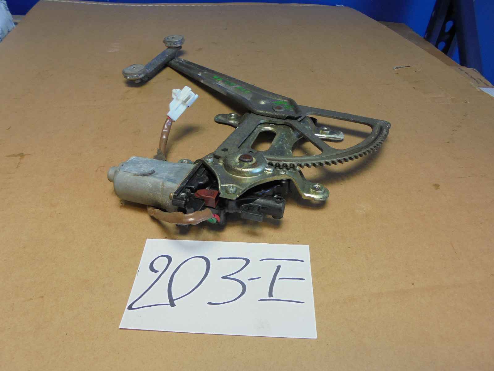 95 96 97 98 99 00 Lexus LS 400 REAR PASSENGER Side window regulator w motor #203
