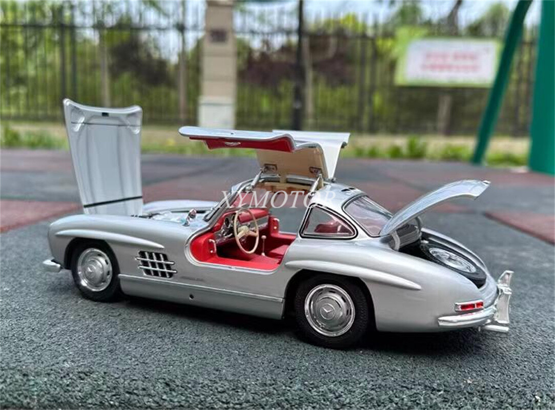 Schuco 1/18 Benz 300 SL Coupe W198 Gull Wing Gate Diecast