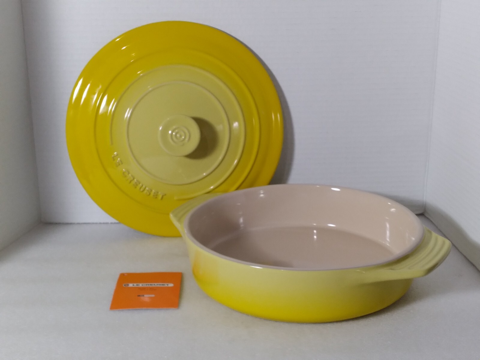 LE CREUSET Soleil Yellow 2.2QT Round Baking Dish with Lid, New Without Box