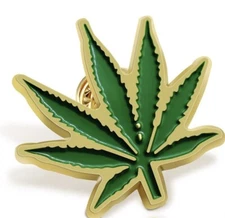 Marijuana Cannabis Leaf Enamel Broch Green And Gold Pin Unisex Leaf Lovers