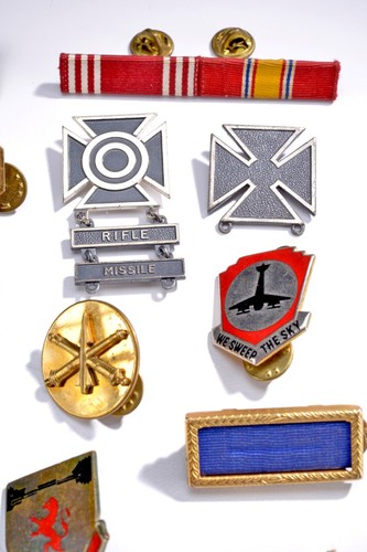 Vintage US Army Expert Marksman Sterling Missile Silver Pin Dog Tags + Much More - Picture 2 of 11