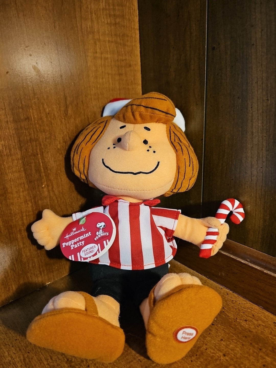 Hallmark Peanuts Peppermint Patty Plush Not Working Santa Hat Candy Cane 9