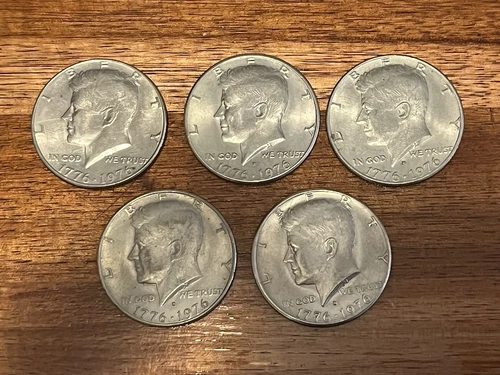 1976 KENNEDY BICENTENNIAL HALF DOLLAR - LOT OF 5 - CIRCULATED