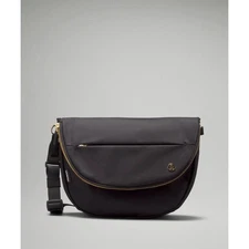 New Lululemon All Night Festival Bag 5L Black Gold – Trendy Crossbody