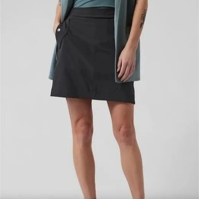 Athleta Vienna Cargo Skort Size 2 Stretch Minimalist Athleisure Walking Active
