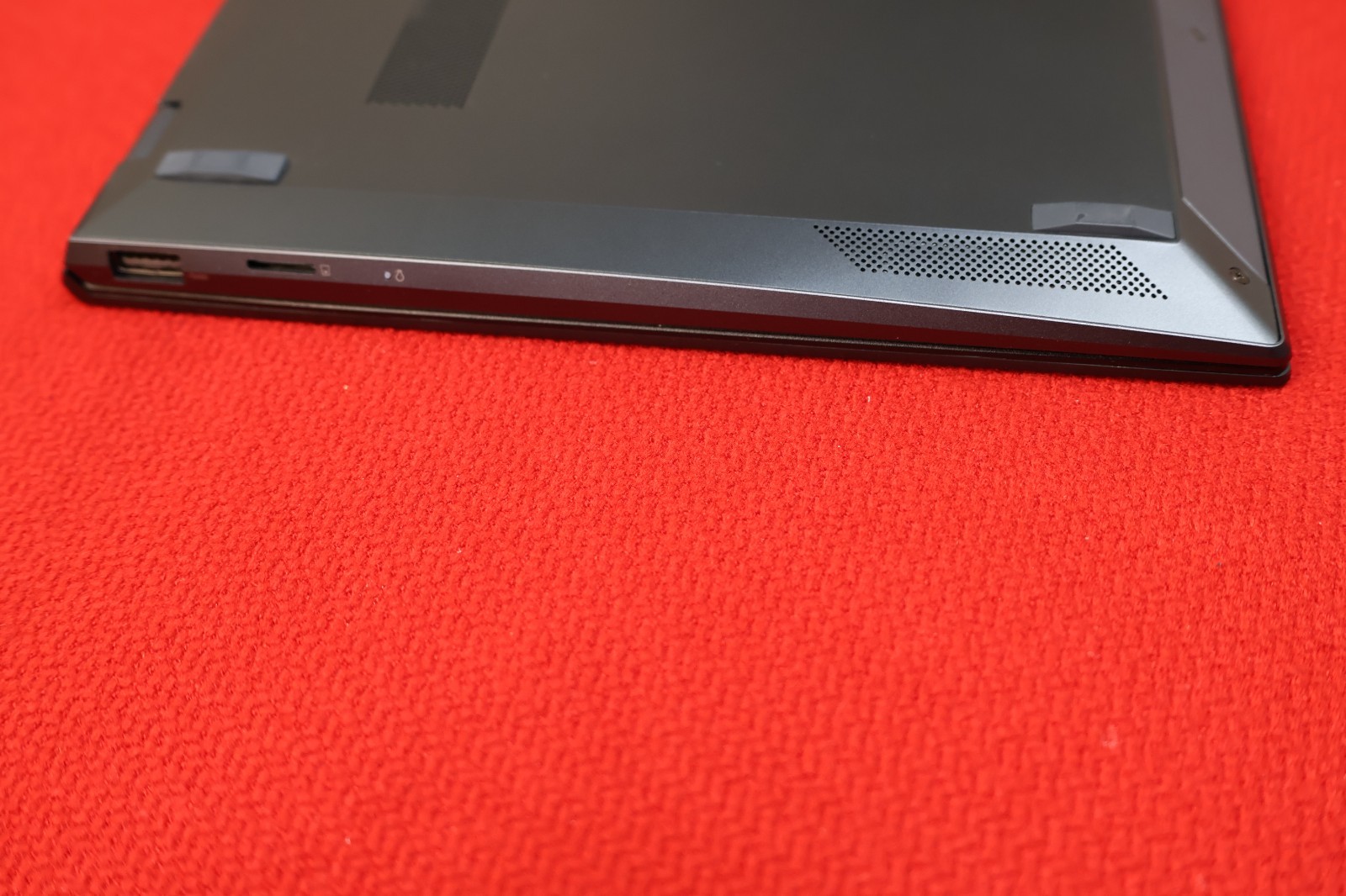 ASUS ZenBook 14, 14-Inch Laptop, with i7-1165G, Windows 11 Home