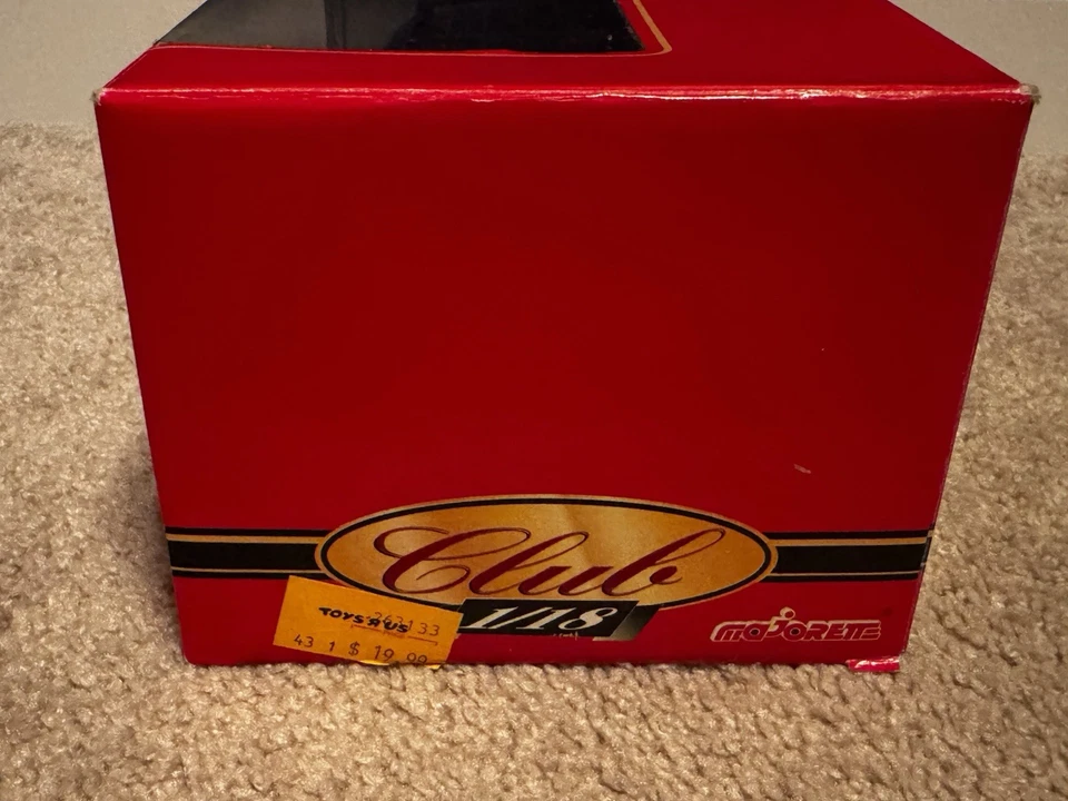 Exclusive Majorette 1:18 Scale Jeep Grand Cherokee Limited Diecast Model- Black - Image 2 of 4