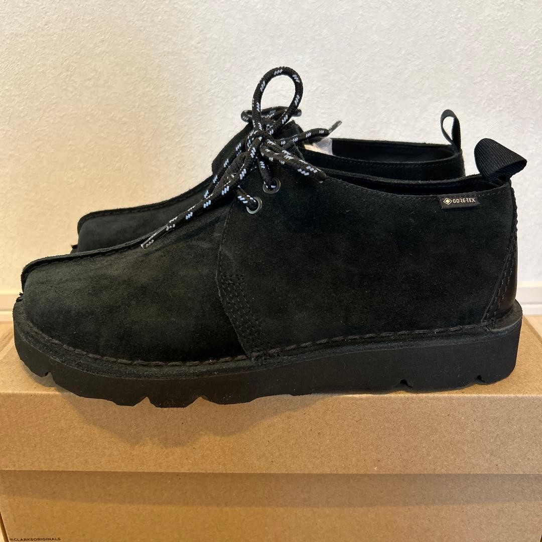men 8.5US Clarks Chukka Boots Black Suede GoreTex image 2