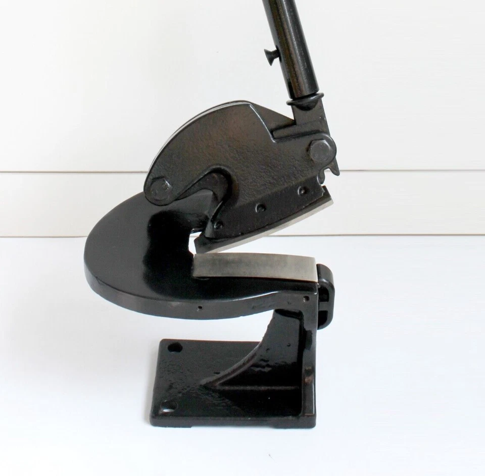 Cortador de hoja curva sin garganta multiusos de chapa Foto 2 de 3