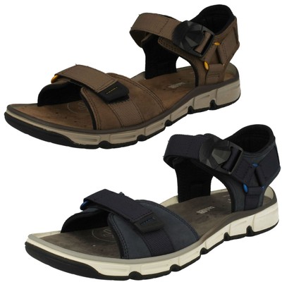 clarks toe loop sandals