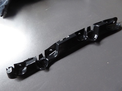 GENUINE DACIA DUSTER 2017-2023 REAR BUMPER RIGHT DRIVER SIDE BUMPER BRACKET - Picture 8 of 10