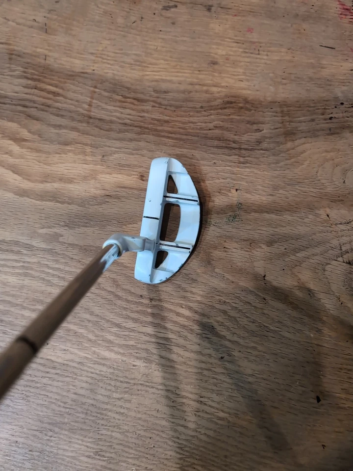 Pinemeadow Golf Pre Factor 3 Putter RH Men’s 34.5” steel shaft w/ Head cover - Image 3 of 4