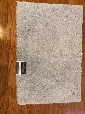 20X30 Signiturr Madson  Park Bath Rug Mashmellow Memory, Light Gray