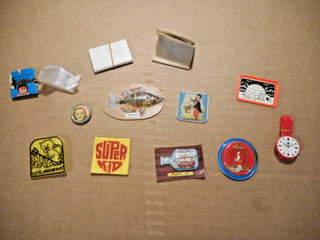 1960's 70's Cracker Jack Toy Prize Lot Wanted Posters Parachute Lenticular 12