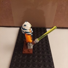 Lego Star Wars minifigure Ahsoka Tano 8037 / Year 2009 WITH LIGHTSABER
