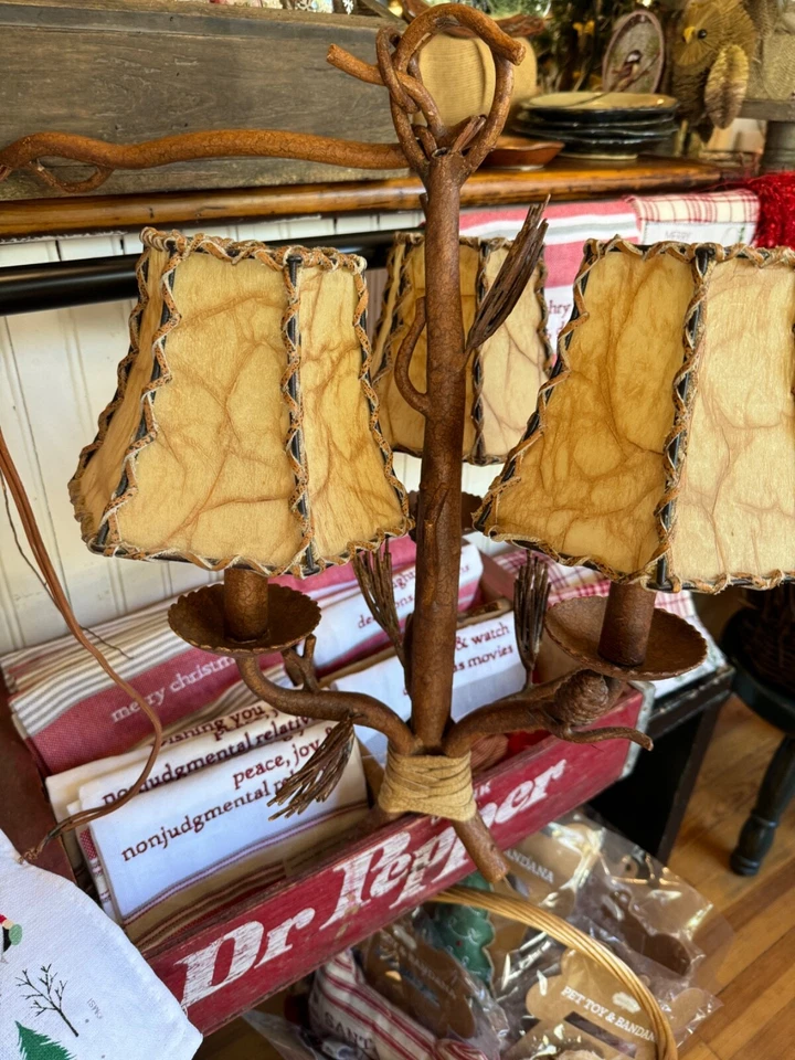 Lámpara de techo eléctrica vintage de 3 brazos de bronce Foto 3 de 4