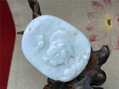 100% Chinese artisan Hand-carved Delicate natural Jadeite pig pendant 173 - Picture 2 of 7