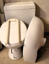 Gäste-WC Kompletteinrichtung: Waschbecken, WC mit Spülkasten, Handtuchhalter