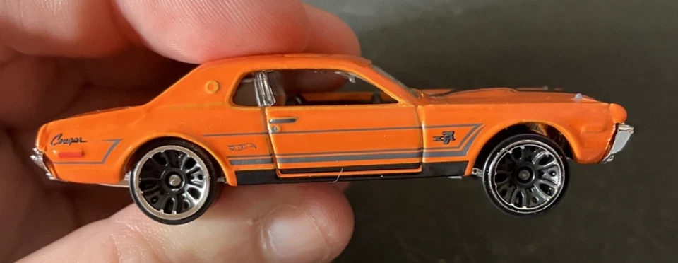 Mercury Cougar 1968 naranja - Hot Wheels Muscle Mania 9/10 diecast 1:64 - LIMPIO Foto 4 de 4