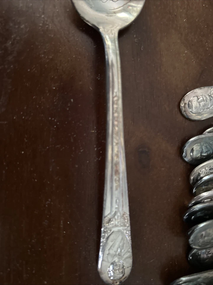 Lote de 33 cucharas plateadas presidenciales de colección WM Rogers foto de presidentes Foto 3 de 4