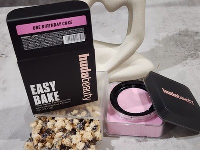 Huda Beauty Easy Bake Ube Birthday Cake Blurring Loose Baking & Setting Powder