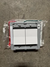 Deako DS-BS2X-WHNL-UCQ 2-Gang Quick Wire Backplate w/ Single Pole Simple Rocker