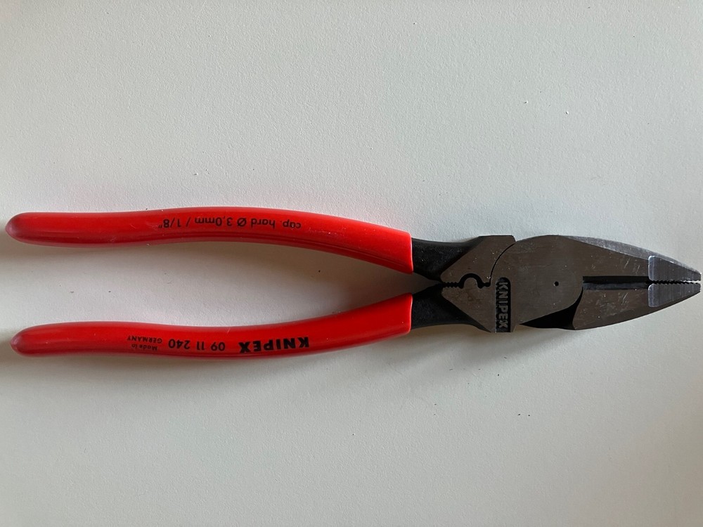 KNIPEX 09 11 240 9.5-Inch Ultra-High Leverage Lineman's Plier Fish Tape Puller