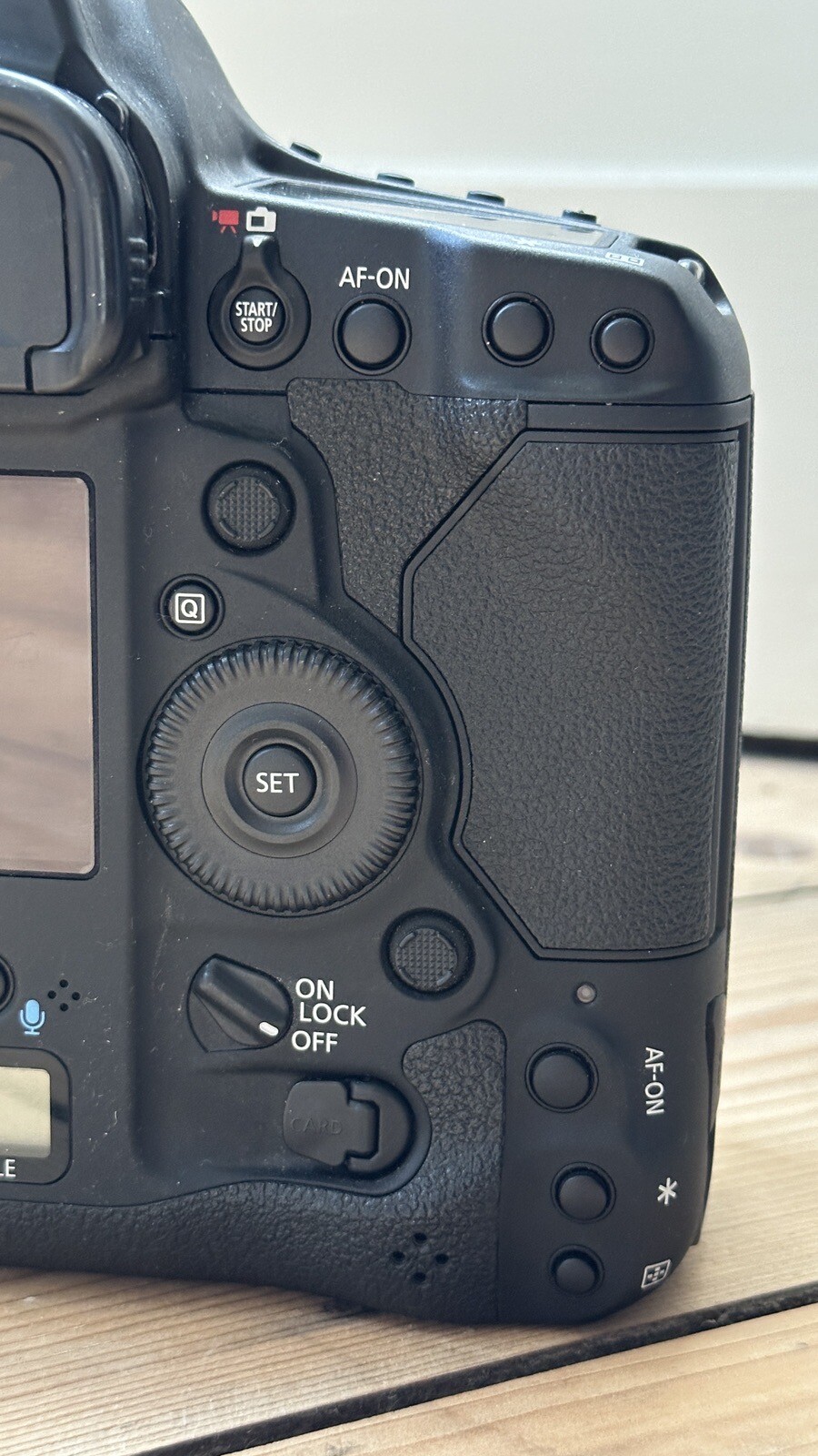 Canon EOS 1DX Mark II 20.2 Digital SLR Camera Black (Body Only