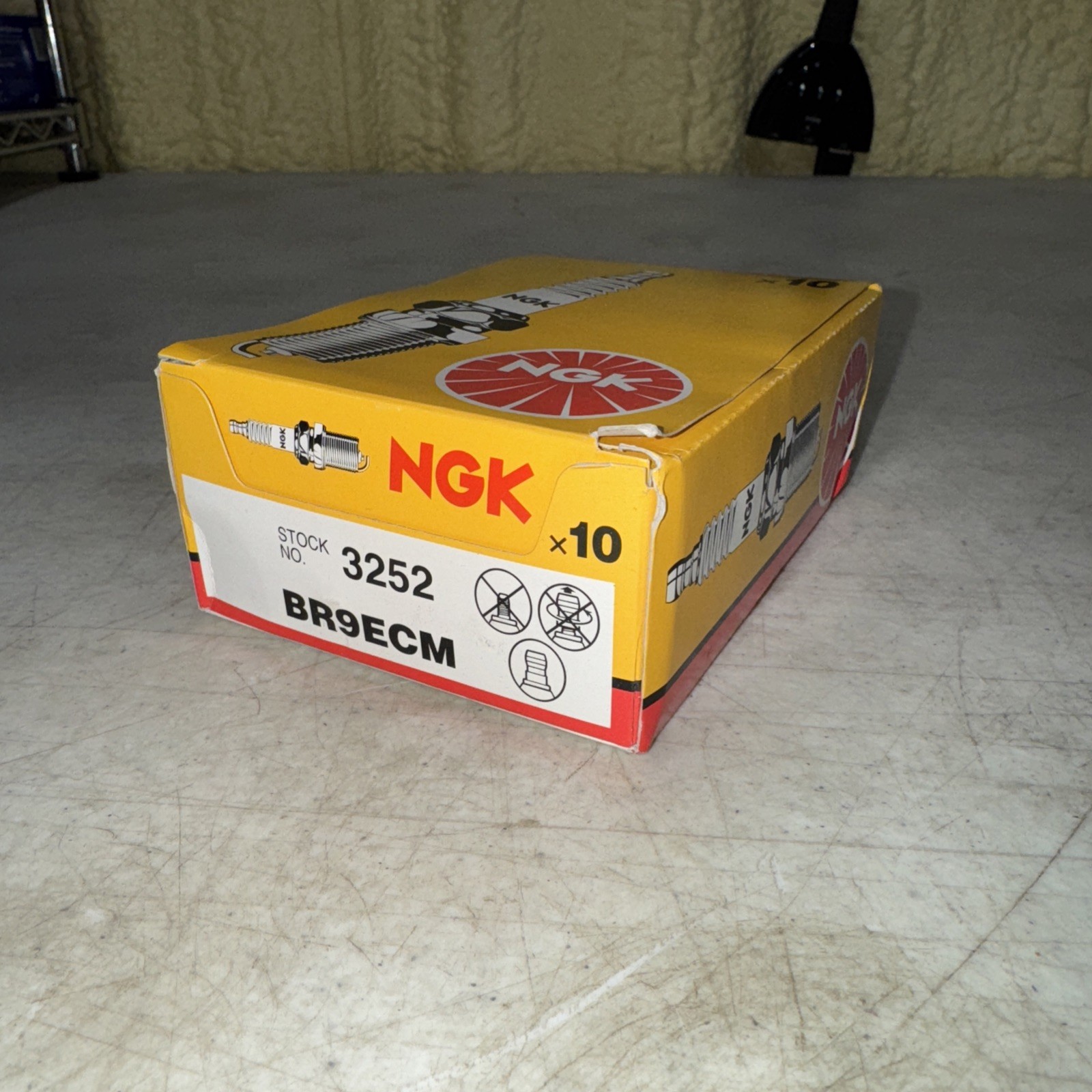 10 NGK NGK3252 Spark plug  BR9ECM Nickel fits APRILIA HONDA SUZUKI YAMAHA