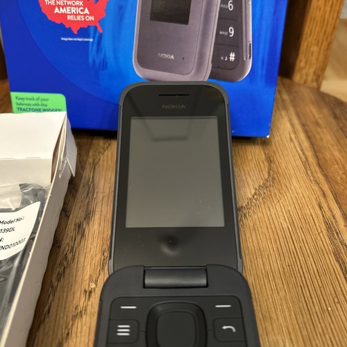 UNLOCKED Nokia 2760 Flip 4G LTE Works verizon Tmobile ATT GSM worldwide New - Photo 11 sur 24