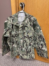 US Navy NWU Type III Green Digital Camo Blouse Medium Short 8405-01-574-0516
