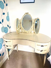 White Freestanding Dressing Table with Tri-Fold Oval Mirror, 5 Drawers