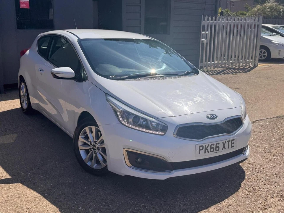 2016 Kia Pro Ceed 1.6 CRDi ISG 2 3dr HATCHBACK DIESEL Manual - Image 2 of 4