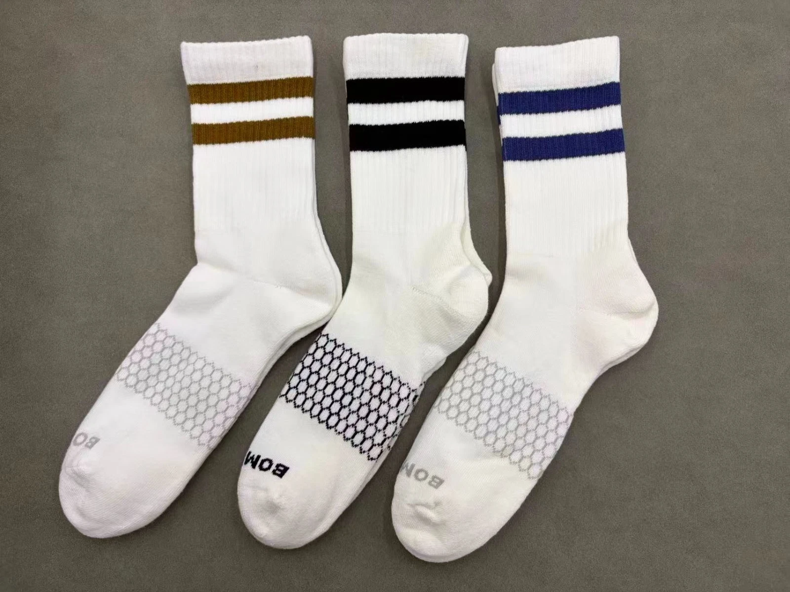 3 Pairs Bombas Men's Retro Calf socks Size Large 9-13 3 3 color striped white
Opens in a new window