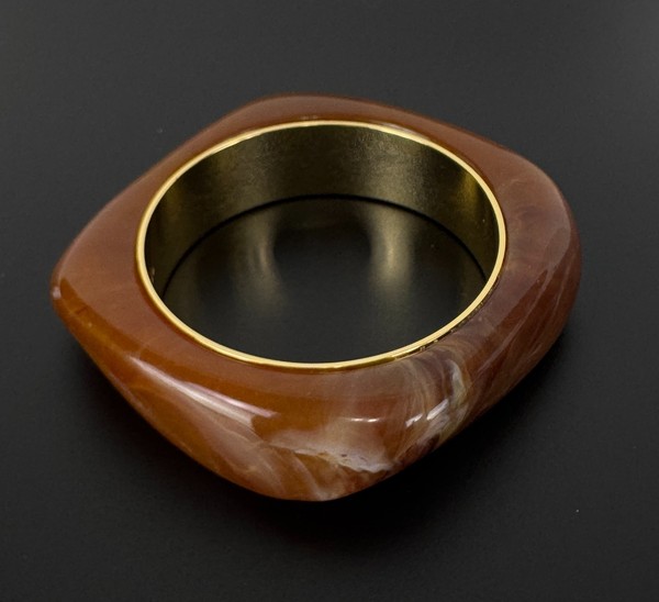 Alternate view of $150 Veronica Beard Nib Auth Tortoise Sculpted Resin Bangle Bracelet Gold Plated