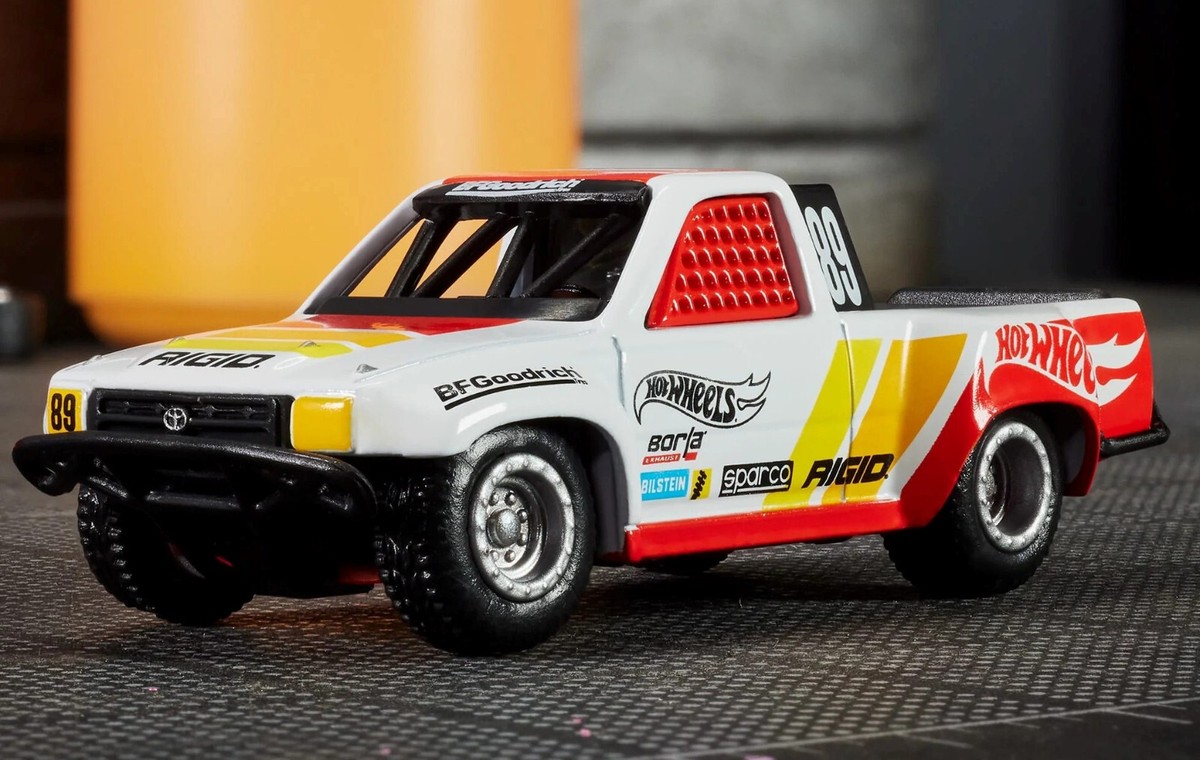 1:64 Hot Wheels Limited Ed 2024 RLC Elite 64 1989 Toyota