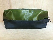 CURVE Toiletry Bag in green and black for men 2 pack