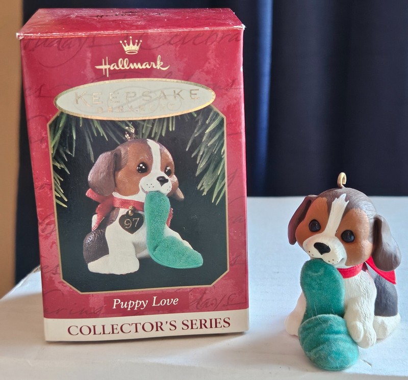 HALLMARK  Keepsake Ornament 1997 Puppy Love