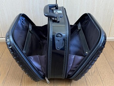 Rimowa Salsa Deluxe Beauty Case Shoulder bag 13L Black 850.38 | eBay