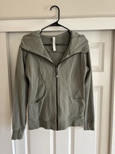 Lululemon Scuba Hoodie Sweater Jacket Size 6 Army Green - FREE SHIPPING