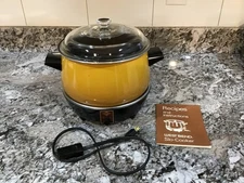 Vtg West Bend Slo Cooker 5225, Pot, Base, Glass Lid, Power Cord & Booklet TESTED