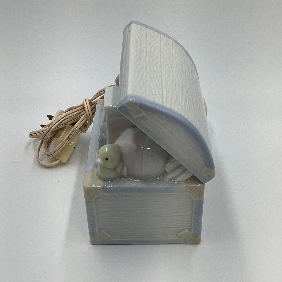 Vintage 1987 Enesco Ceramic Chest Lamp with Teddy Bear and Train Baby Nursery - Image 2 of 4