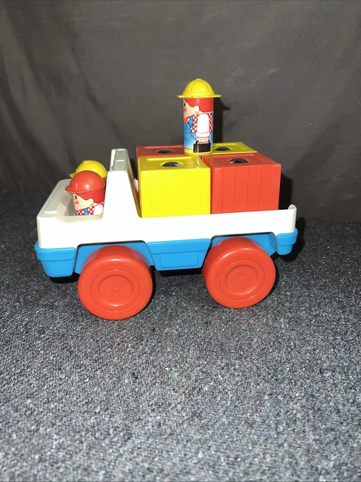 Camión de juguete Chico de plataforma completa vintage años 70 hecho en Italia con todos los accesorios +1 figura Foto 2 de 4