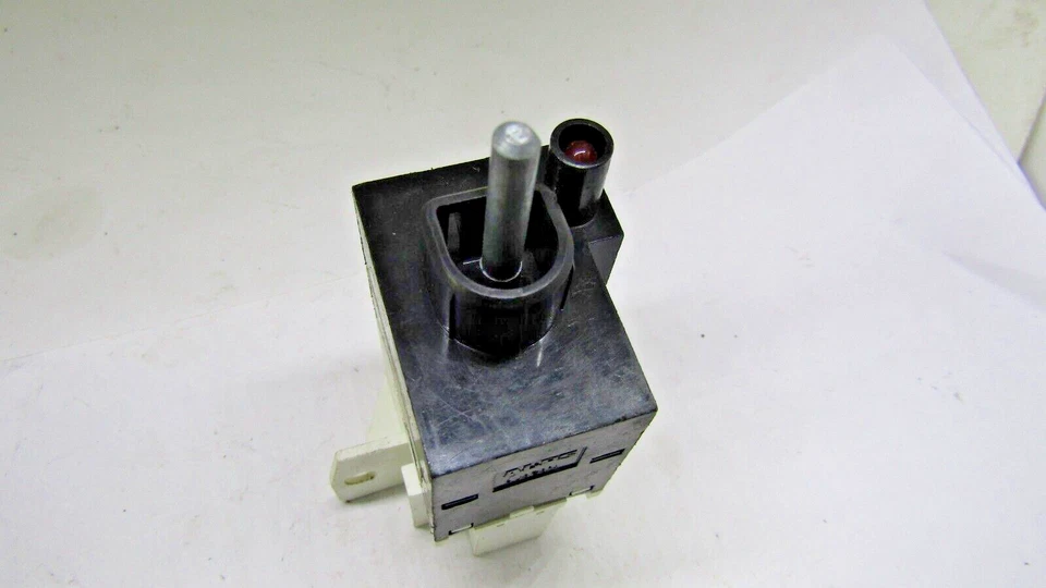 YH-489 MOTORCRAFT 89-94 FORD RANGER NAAVAJO INTERRUPTOR DE VENTILADOR HVAC NOVO ORIGINAL - Imagem 3 de 4