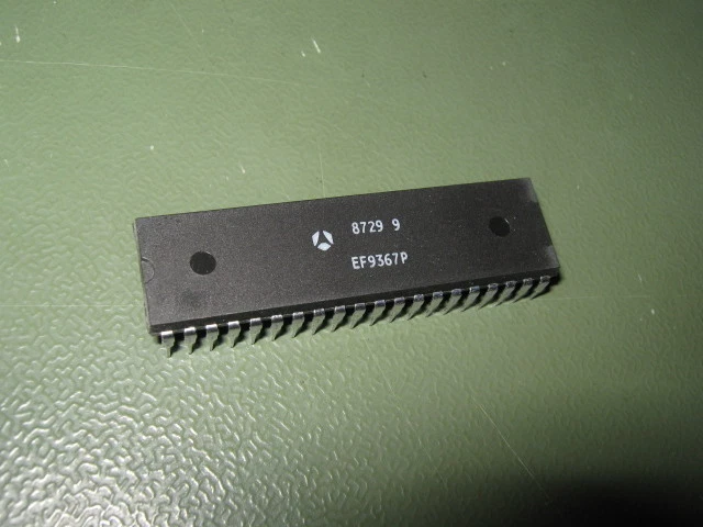 1 Stück - SGS-Thomson - EF9367P Graphic Display Controller - DIP-40 - GDC EF9367 - Bild 2 von 3