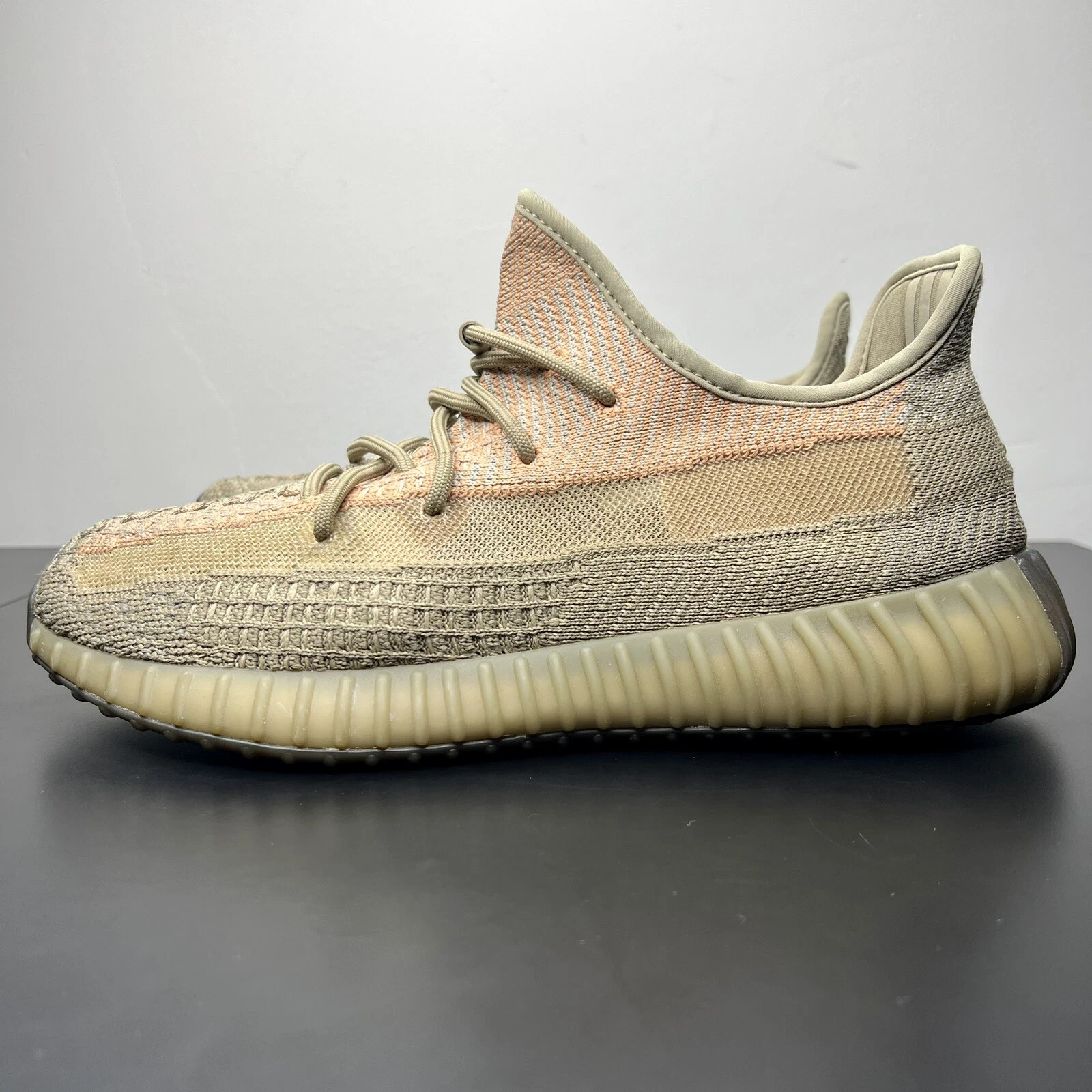 Taglia 11 Yeezy Boost 350 V2 talpa sabbia